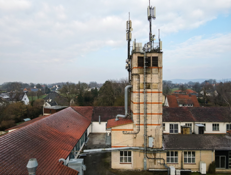 Statik für einen Mobilfunkstandort auf einem Mauerwerksturm. Standsicherheitsnachweis für Antennenträger in Bad Oeynhausen